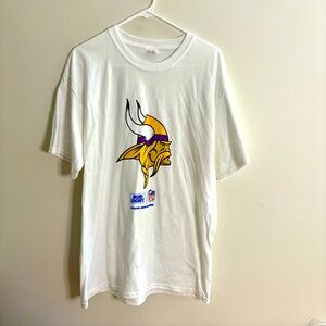 NWOT Men’s Large Minnesota Vikings White Tshirt Football Vikings Logo